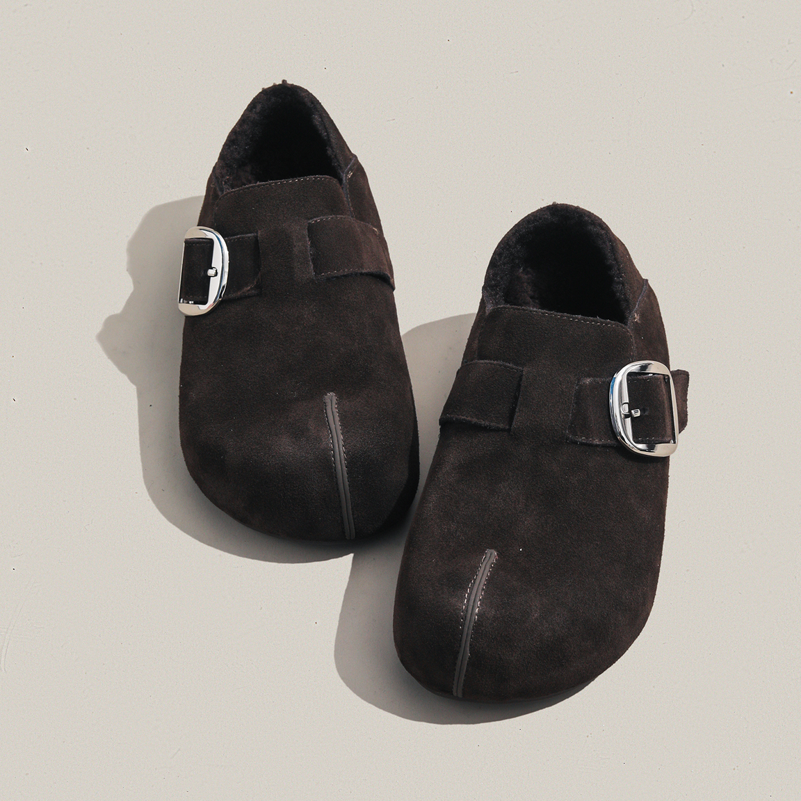 周周推荐~2025冬季新款全包勃肯鞋女加绒百搭一脚蹬乐福豆豆鞋子