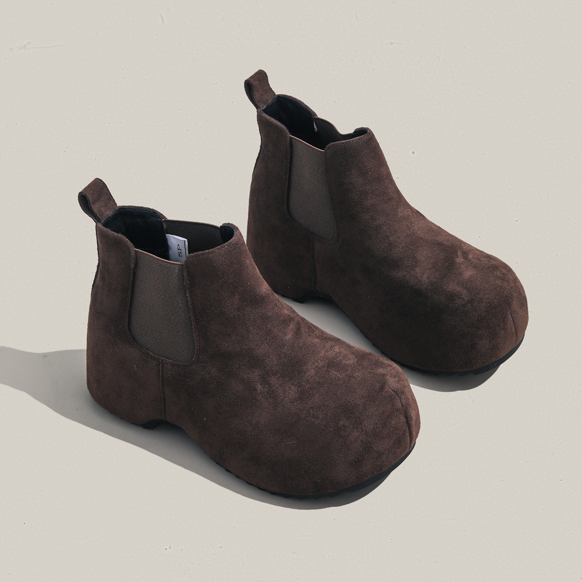 周周推荐~2025冬季新款丑萌大头勃肯鞋女磨砂绒面复古厚底短靴子