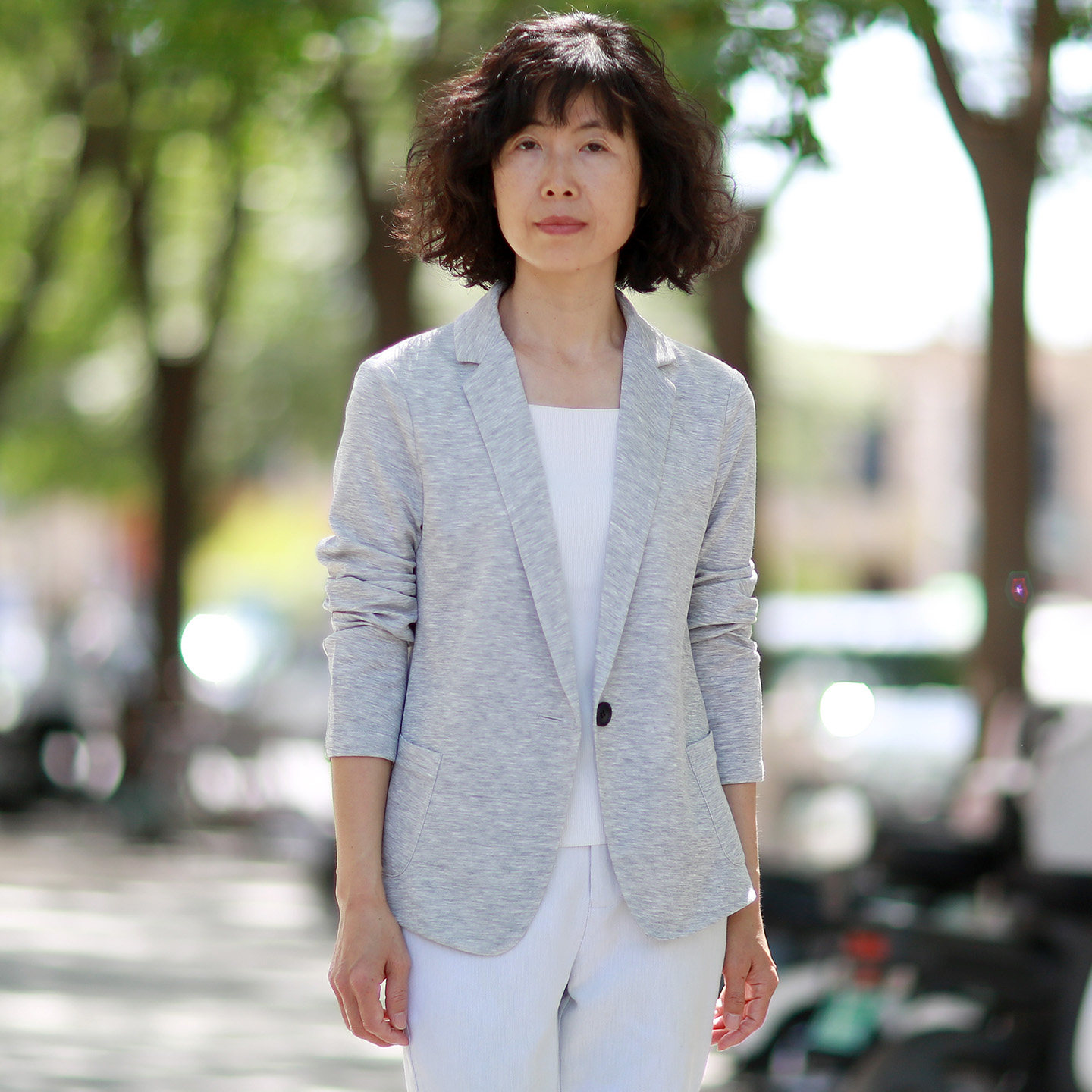 2026秋季新品麻灰色短款正肩西装外套女薄款修身职场弹力针织西服