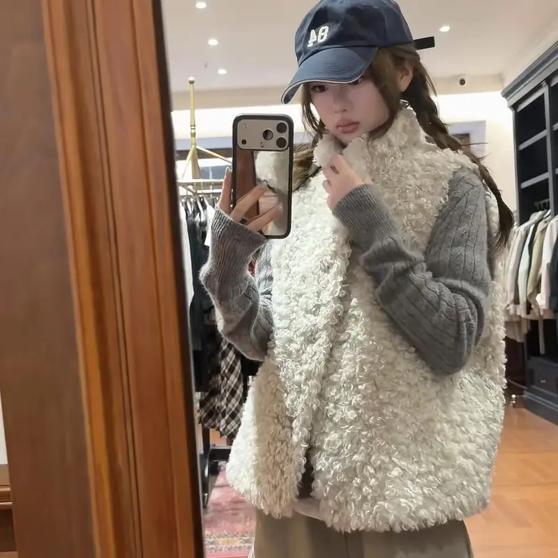 秋冬羊羔毛皮毛一体加厚马甲女