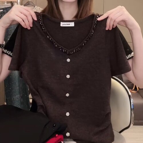 时尚亮钻V领短袖T恤女2026新款春夏重工设计感小众减龄咖色上衣潮