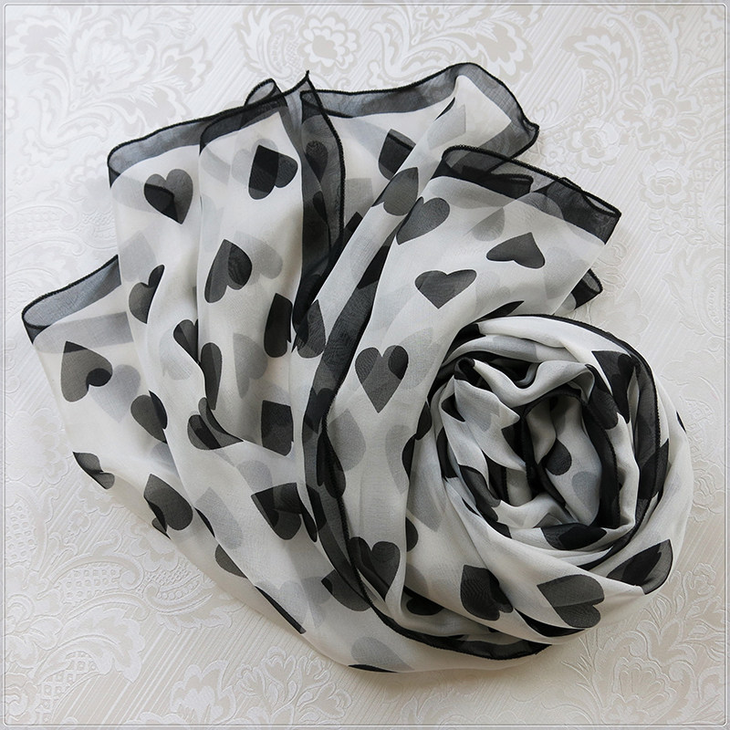 薇秋真丝丝巾大牌春秋百搭纱巾黑白色爱心围巾桑蚕丝女士长款披肩