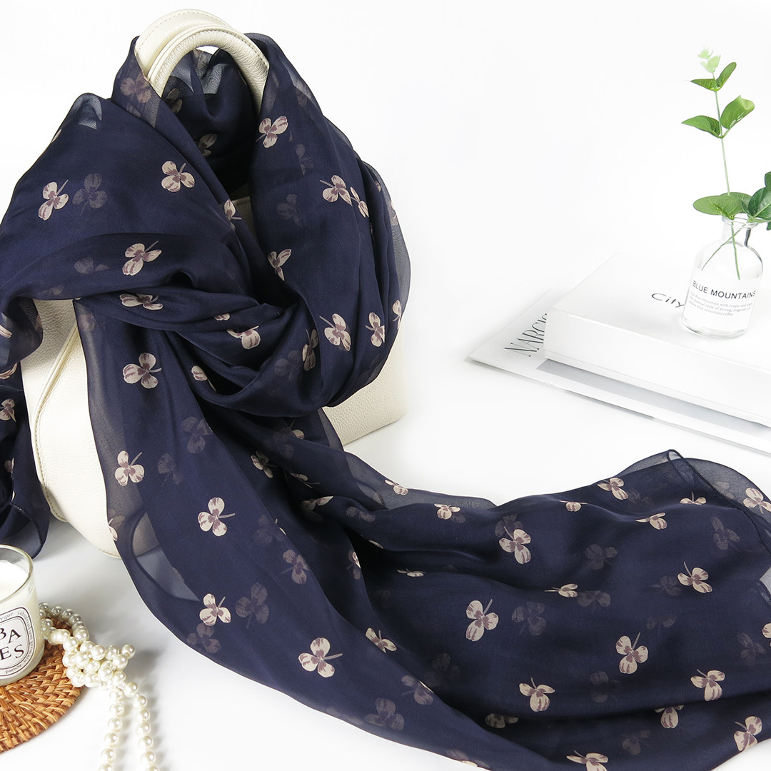 很受欢迎！碎花桑蚕丝丝巾纯真丝