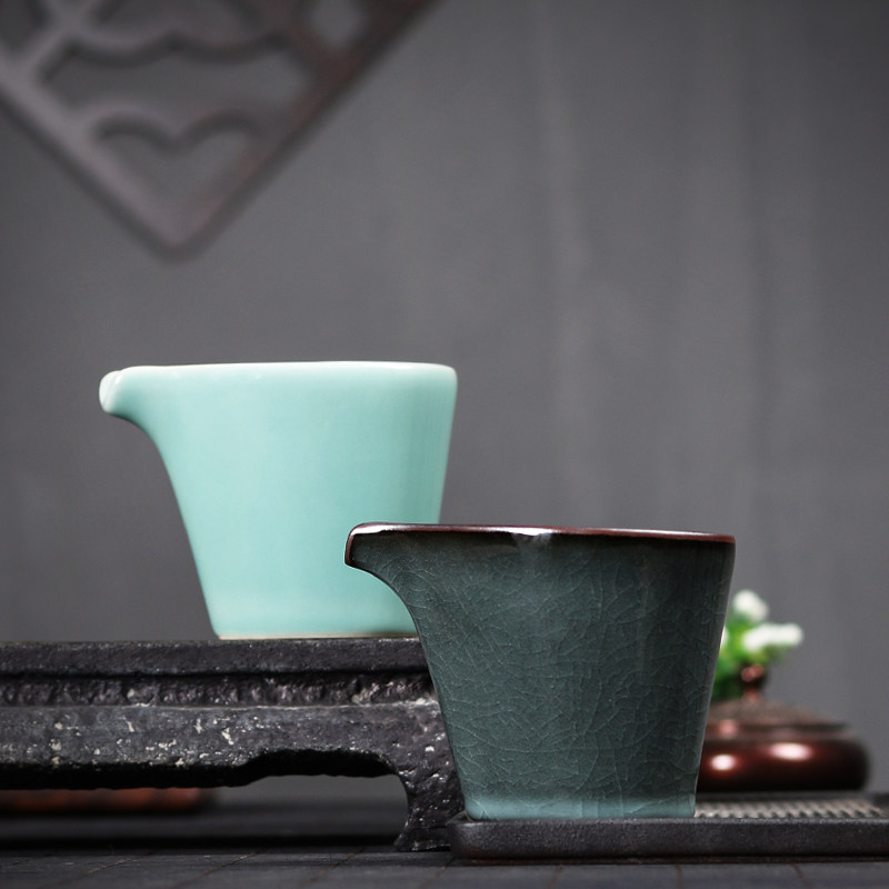 青瓷龙泉哥窑铁胎公道杯功夫茶具分茶杯陶瓷茶具泡茶分茶器家用