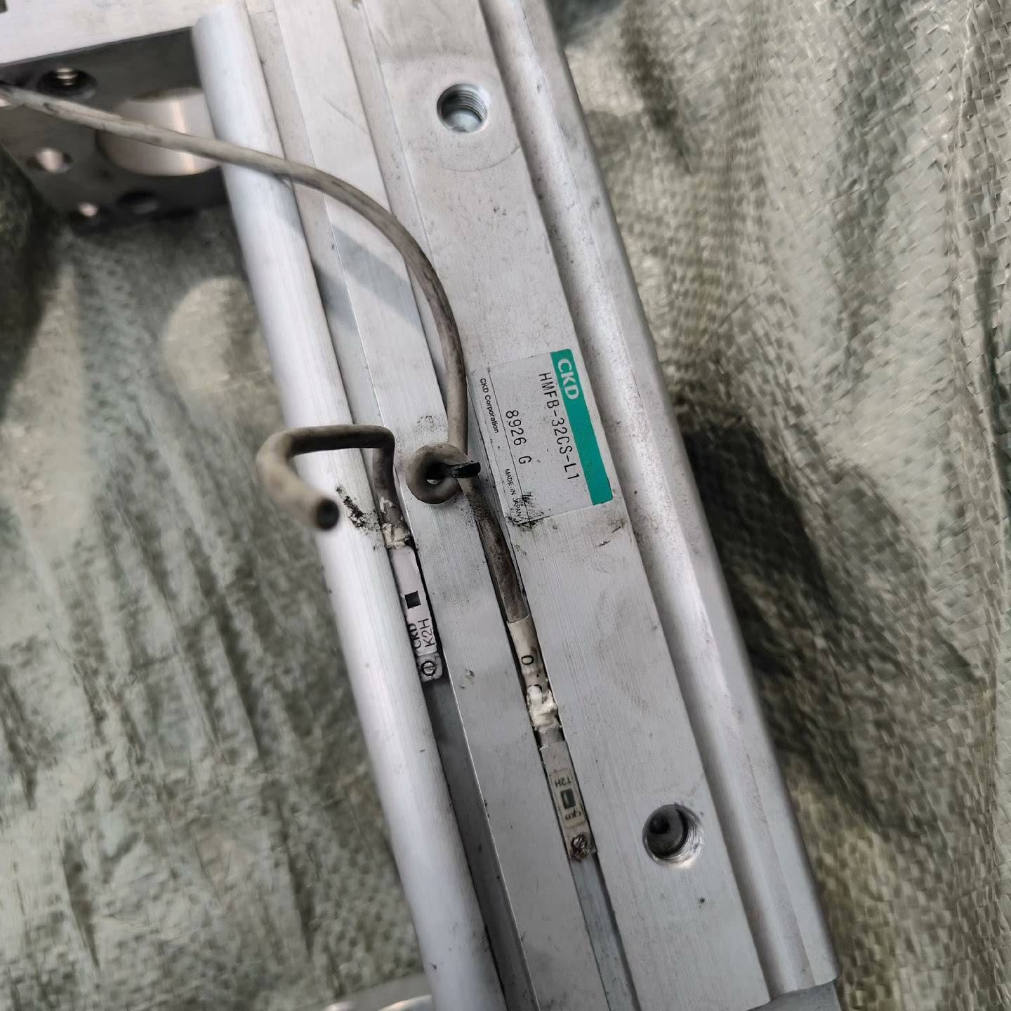 HMFB-32CS-L1夹爪CKD 缺底下议价 也可为维修！！