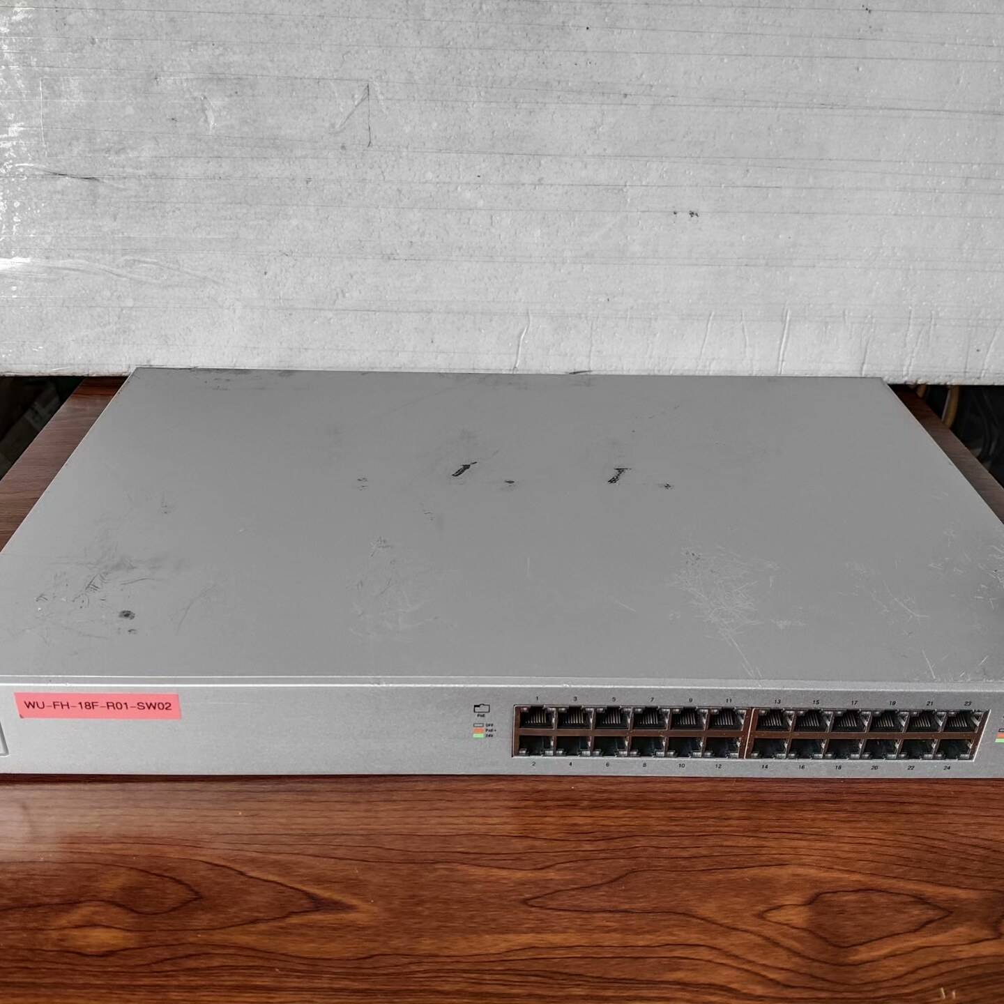 UniFi PoE  US-24-250W  2议价 也可为维修！！