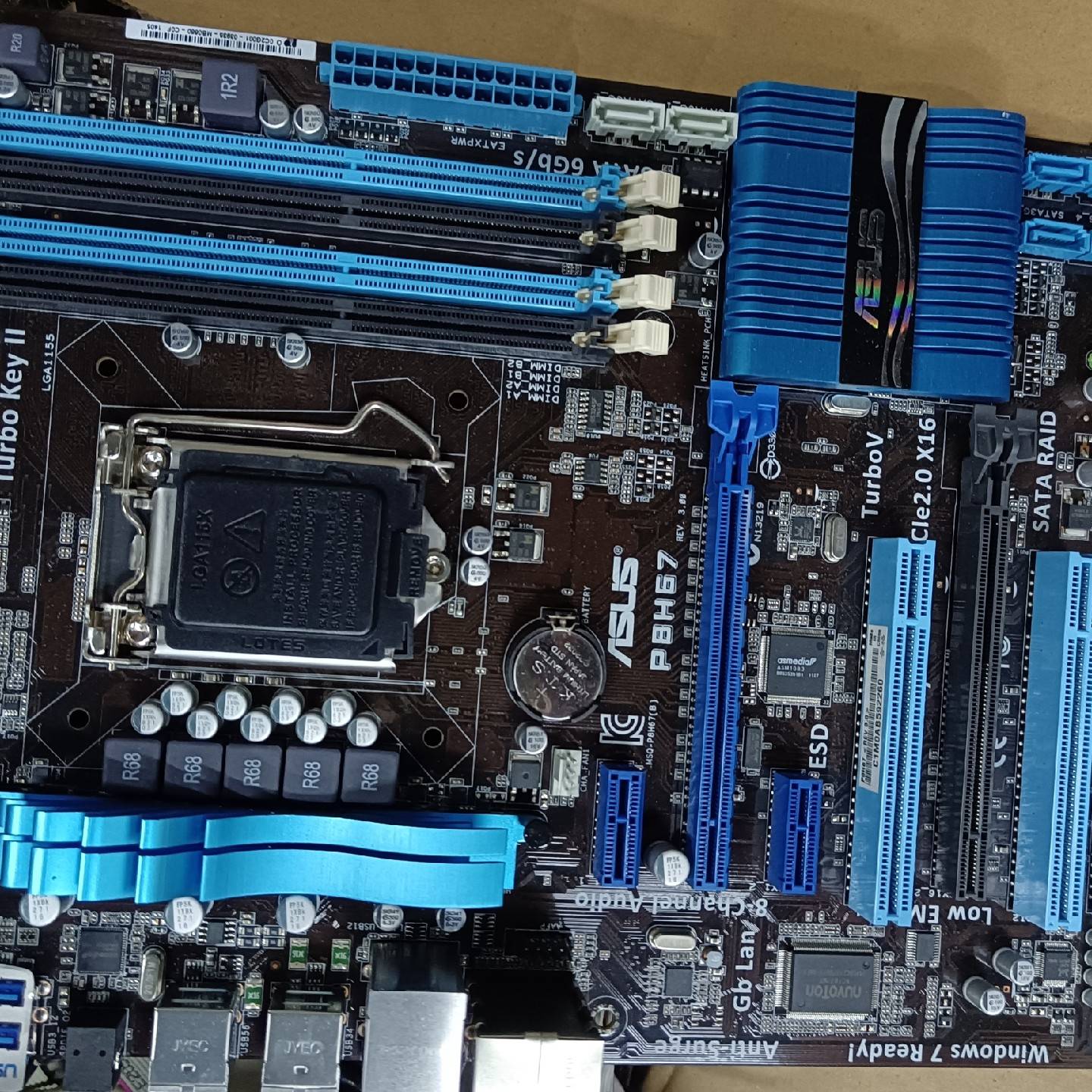 华硕技嘉H61主板 P8H67 、P议价 也可为维修!!