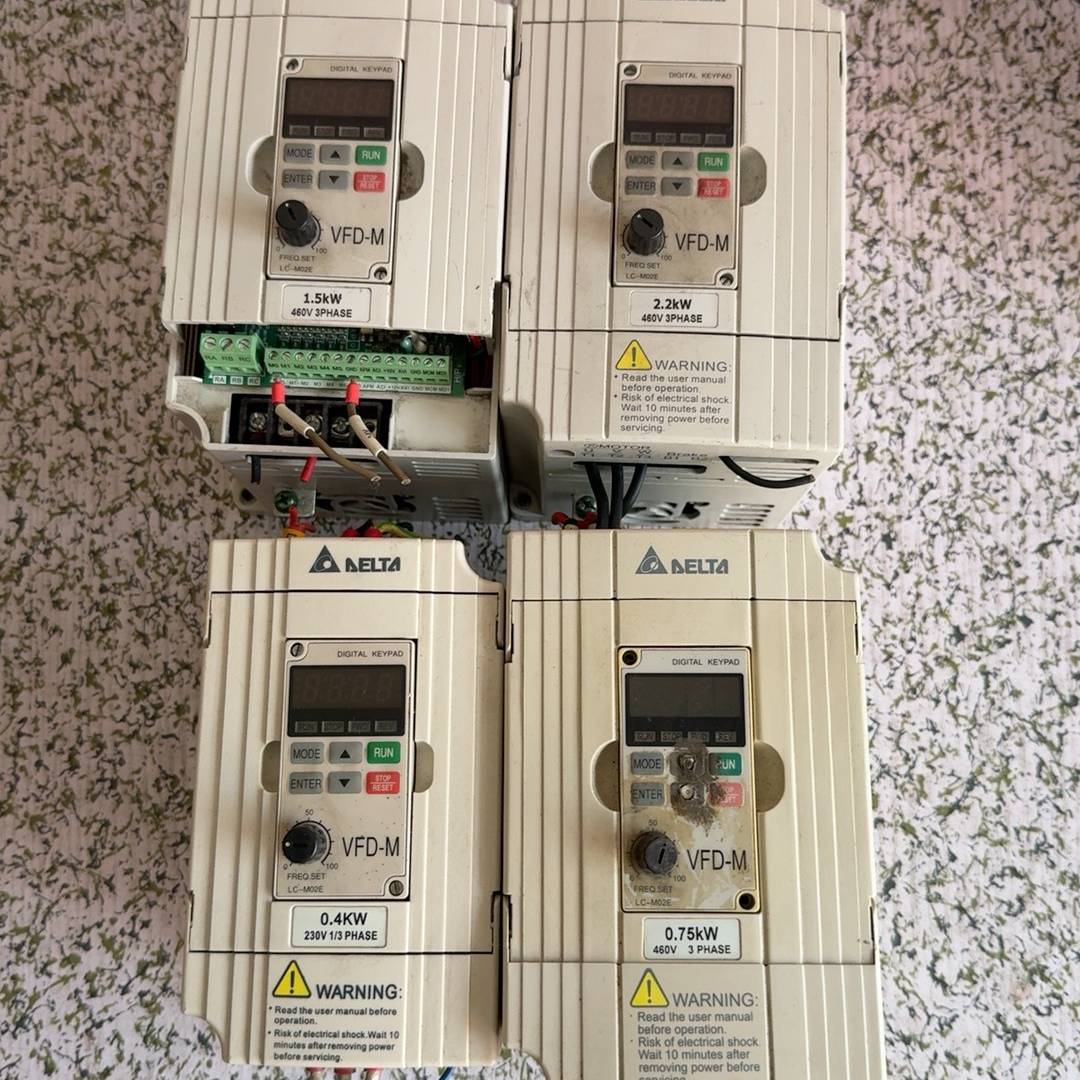 台达变频器2.2kw    VFD022M4议价 也可为维修！！