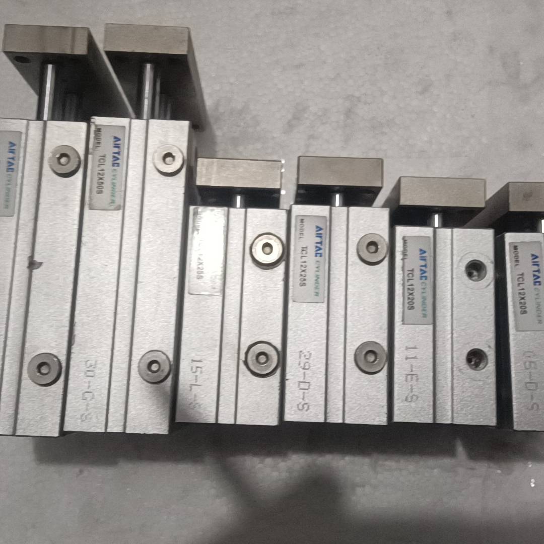 亚德客三轴气缸TCL12X50S/2议价 也可为维修!!