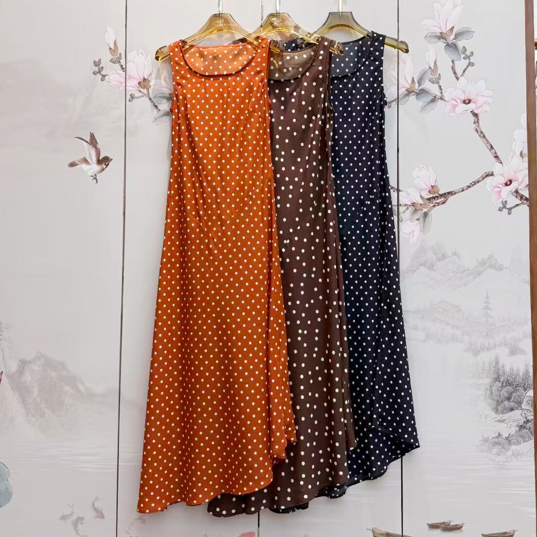 2026夏真丝无袖波点圆领连衣裙桑蚕丝印花长裙亲肤显瘦显高背心裙