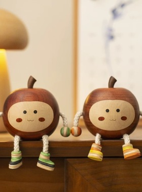 可爱小苹果桌面摆件实木创意治愈车载办公桌情绪稳定装饰圣诞礼物