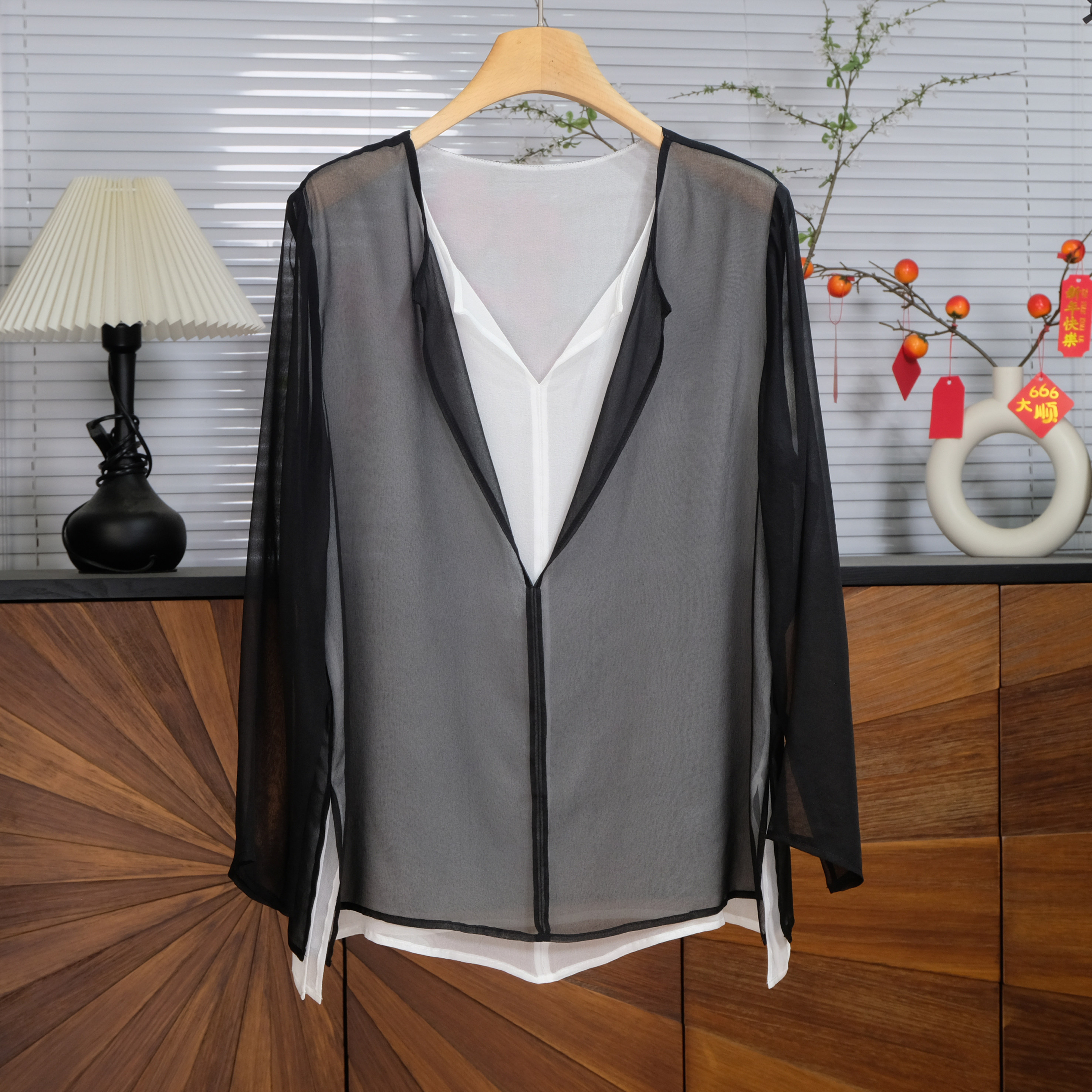 桑蚕丝乔其纱衬衫女夏季新款v领假两件宽松百搭拼接上衣