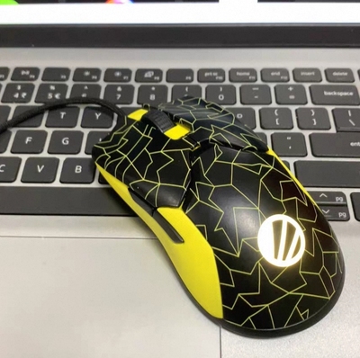 Razer雷蛇毒蝰8KHZ轮询率ESL战队联名限定版有线游戏FPS专用鼠标