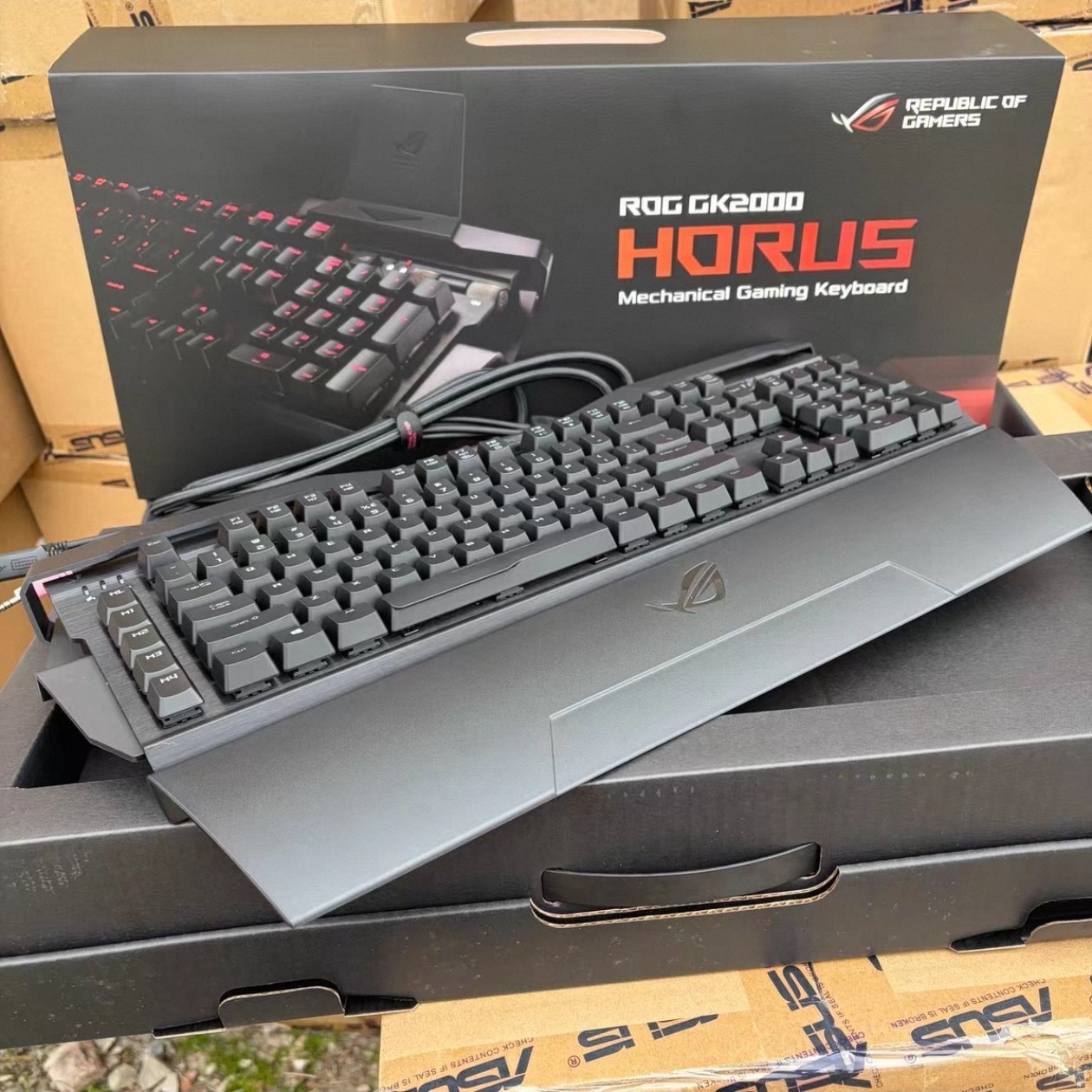 ROG玩家国度狂战士GK2000绝版樱桃红轴机械可拆手托板载内存键盘