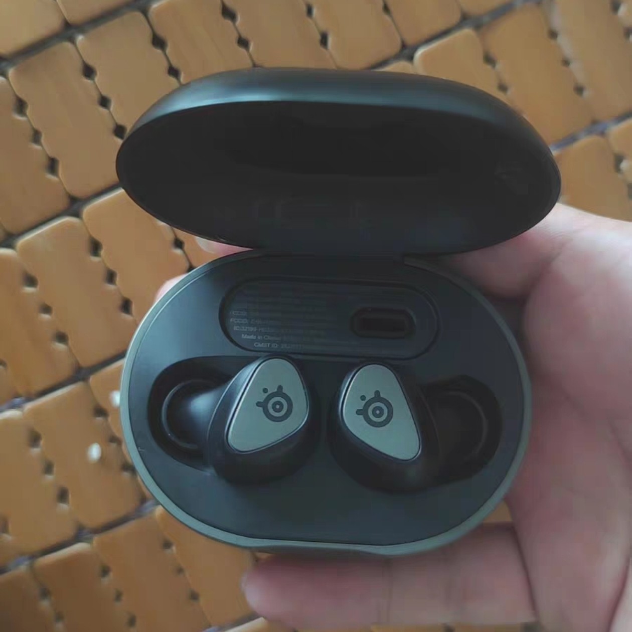 SteelSeries赛睿ArctisGameBuds游戏豆电竞无线蓝牙入耳式耳机