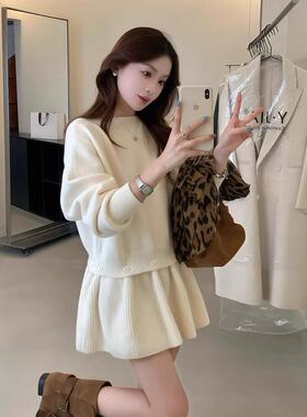 宅女家新款气质白色长袖针织连衣裙女秋季百搭显瘦别致减龄短裙