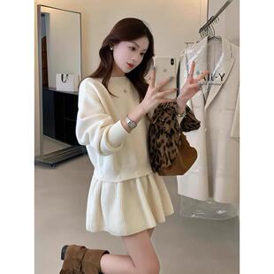 宅女家新款气质白色长袖针织连衣裙女秋季百搭显瘦别致减龄短裙