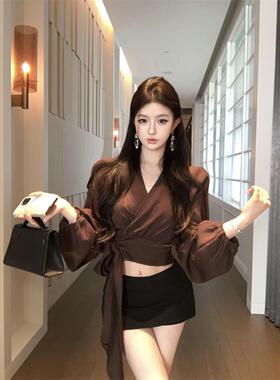 覆古气质咖色衬衫女秋季绑带收腰长袖衬衣设计感小众交叉v领上衣