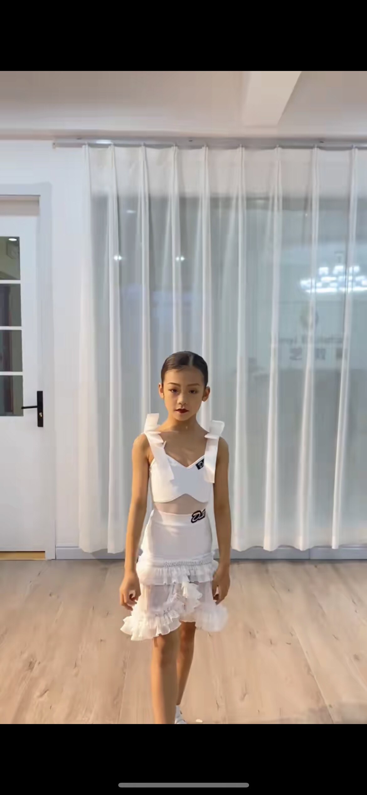 丹斯舞之美拉丁舞少儿春夏白色吊带练习服套装仙气女童伦巴演出服