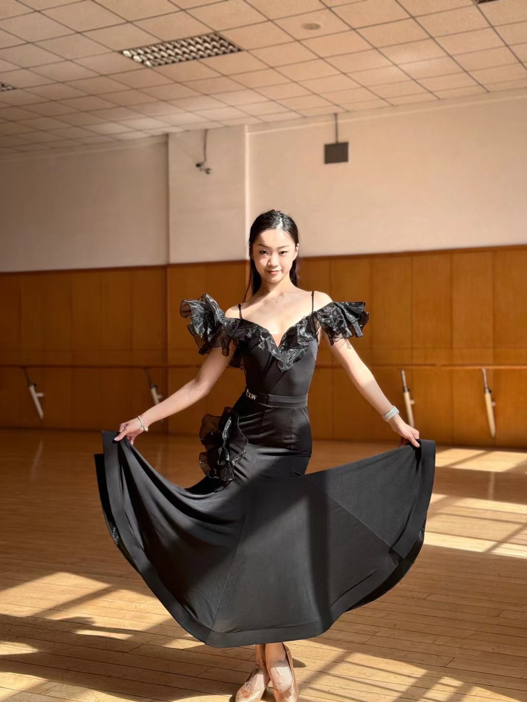 CLW舞服摩登舞女士欧根纱吊带大摆练习服华尔兹专业院校训练服