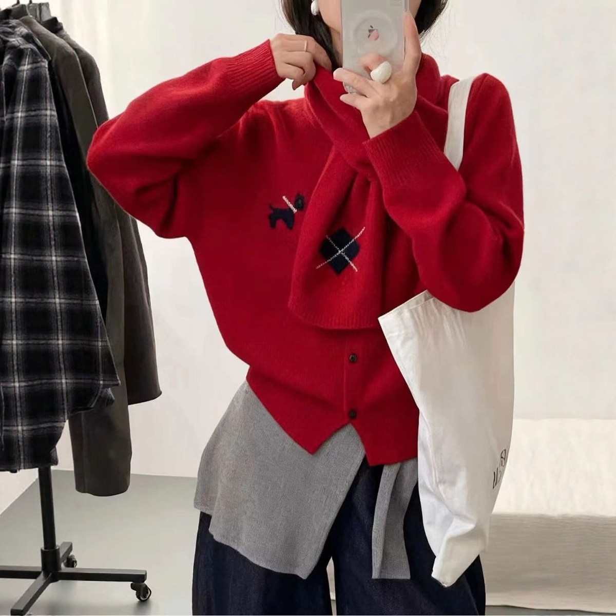 圆领小狗羊毛蜜熊针织衫配围巾女