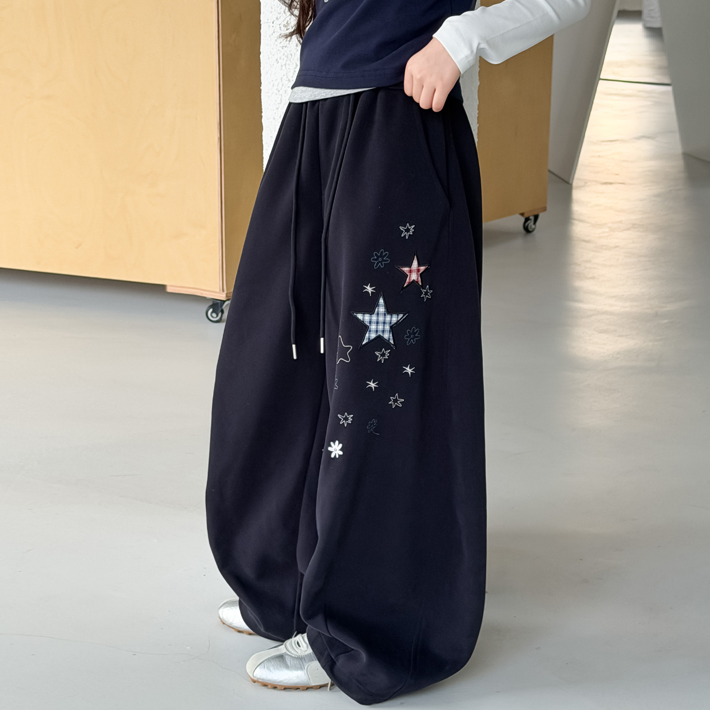 女童裤子2026新款春秋季超好看韩系儿童休闲裤初中生女装洋气时髦