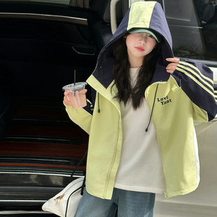 女童外套2026新款秋青少年女装学生初中生搭配套装绝美儿童冲锋衣