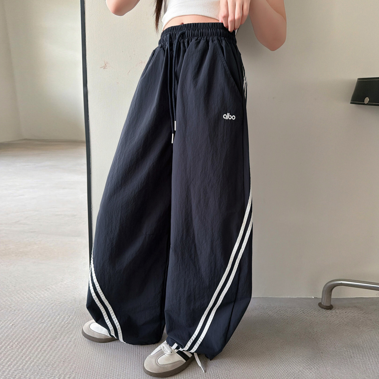 女童裤子夏薄款2026新款儿童超好看夏季衣服初中生轻薄夏裤弯刀裤 - 实物图