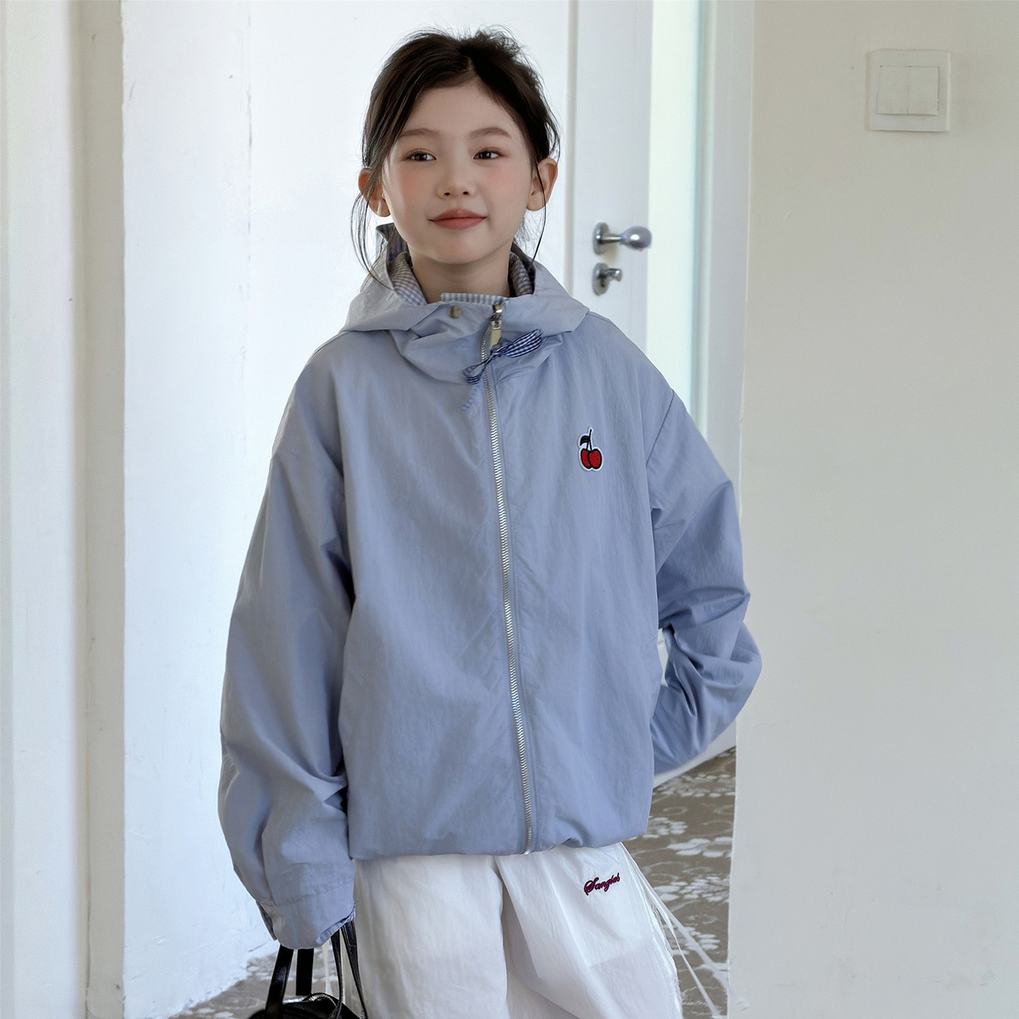 女童外套秋装2026新款大童冲锋衣韩系女孩薄款初中生儿童秋季衣服