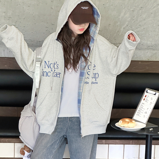 女童连帽外套2026春装新款儿童韩系格子拼接卫衣大童春秋刺绣上衣