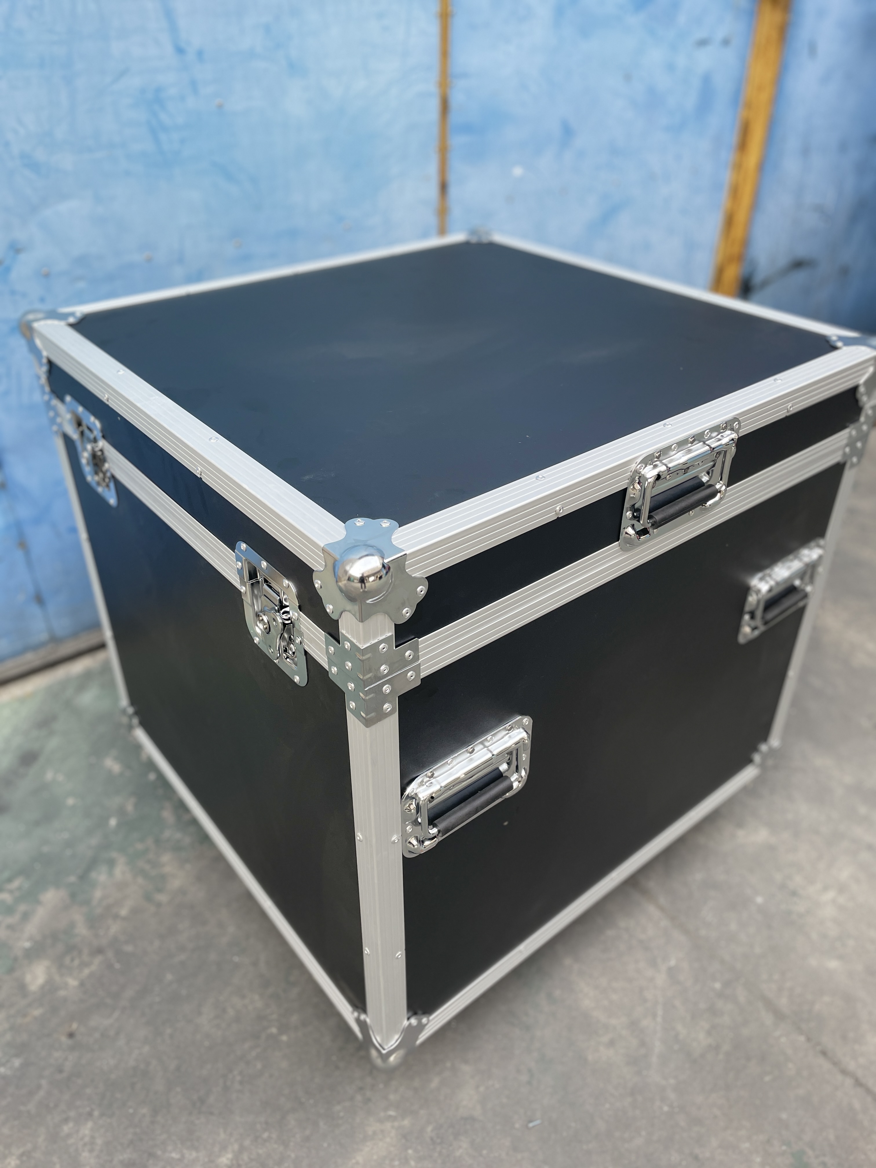 铝合金拉杆箱琛贡包装源头厂家