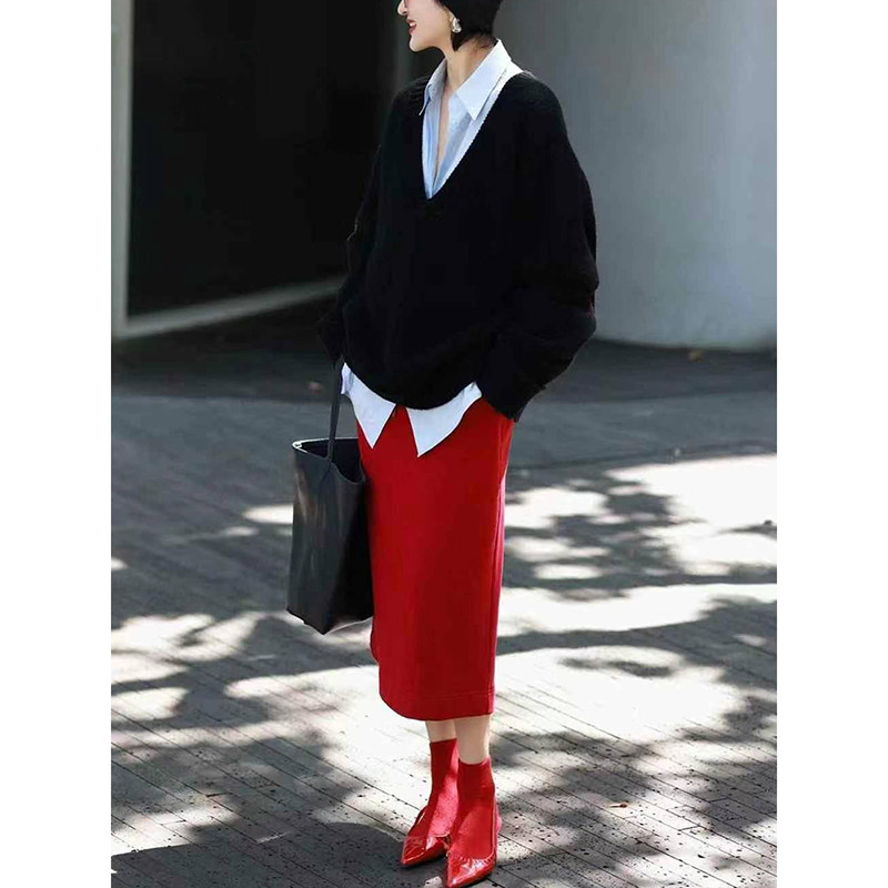 今年流行冬季穿搭套装女2025新款黑色毛衣白色衬衫红色半裙三件套,女装/女士精品,大码半身裙,淘宝优惠券,粉丝福利购,淘宝优惠卷