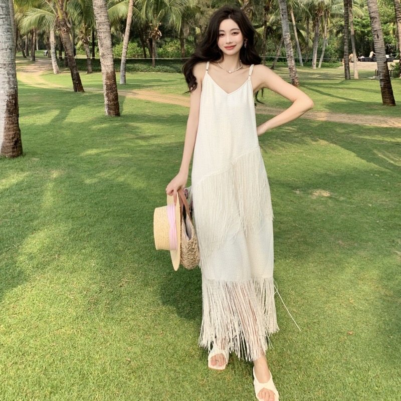 法式初恋吊带长裙泰式海边度假三亚旅游穿搭仙女白色连衣裙子夏季
