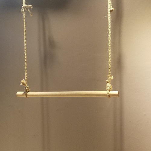 麻绳木棍吊架服装店钢丝上墙