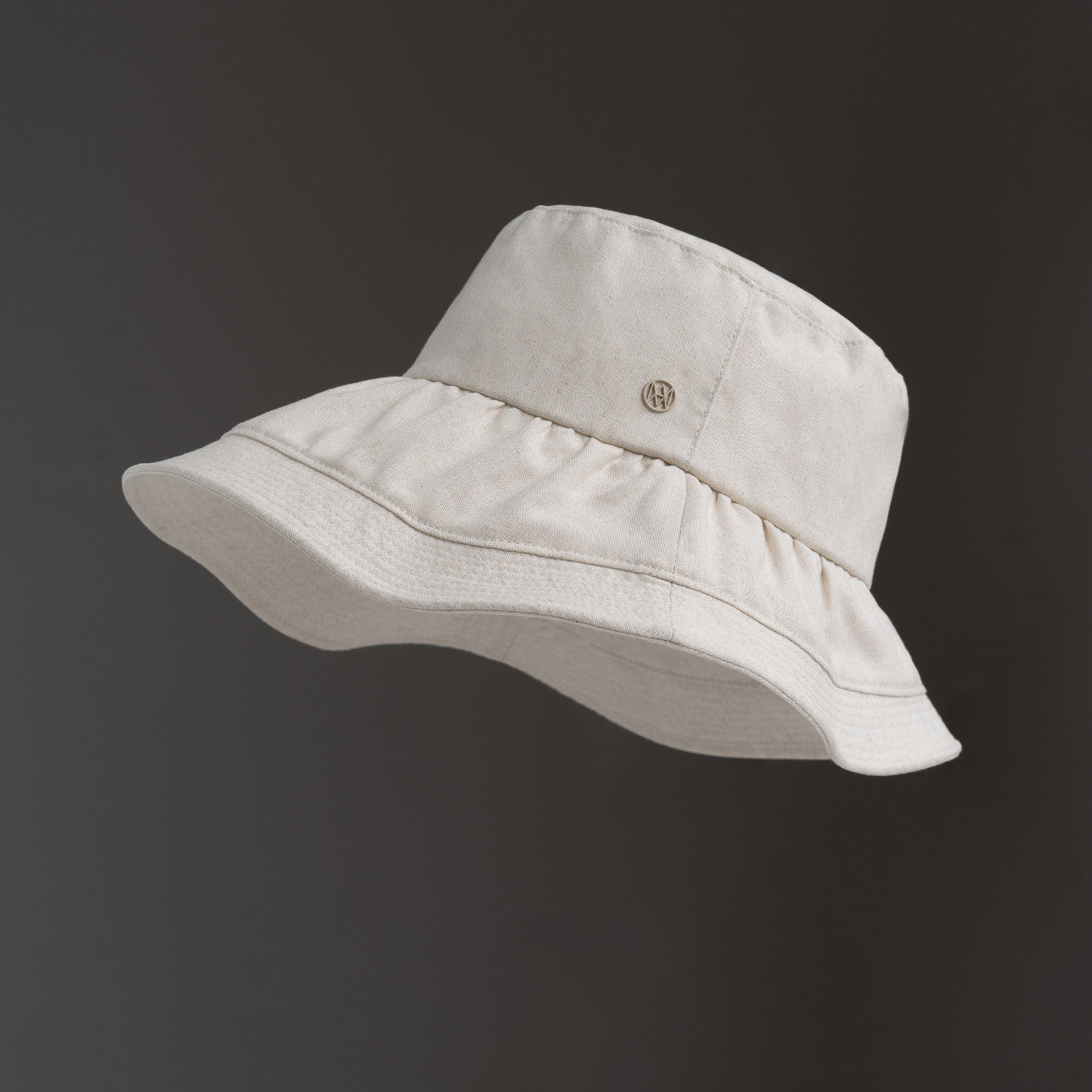 疯帽子 亚麻法式褶皱大檐渔夫帽 前长后短户外防晒盆帽26春夏新款