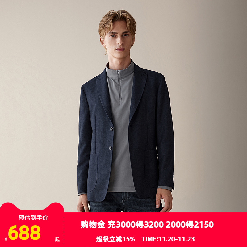 枪驳领全里设计，休闲贴袋款式