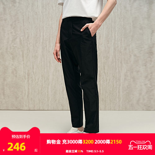 后腰松紧腰部更舒适，裤袢无缝压胶工艺