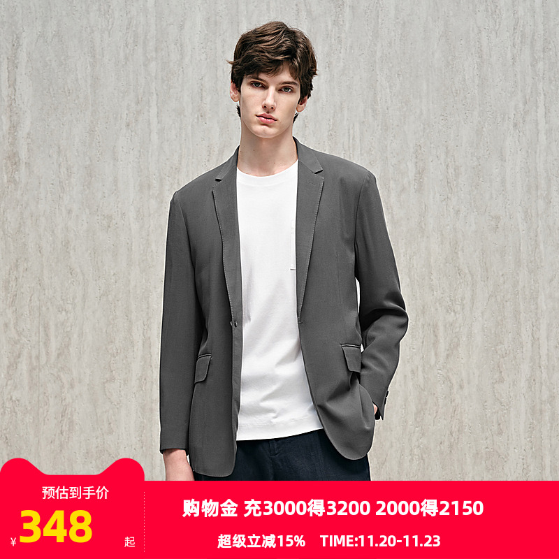 取消传统西服上衣的肩垫以及胸衬