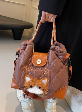 韩国明星同款秋冬季大容量棉服包包女2024新款百搭斜挎包通勤手提
