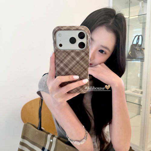 lilihouse复古菱格全包iPhone壳