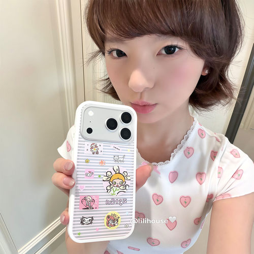 条纹花花小熊女孩插画苹果手机壳