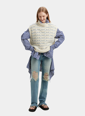 SERY 高领波浪纹米白套头背心 浅蓝色破洞开衩显瘦牛仔裤