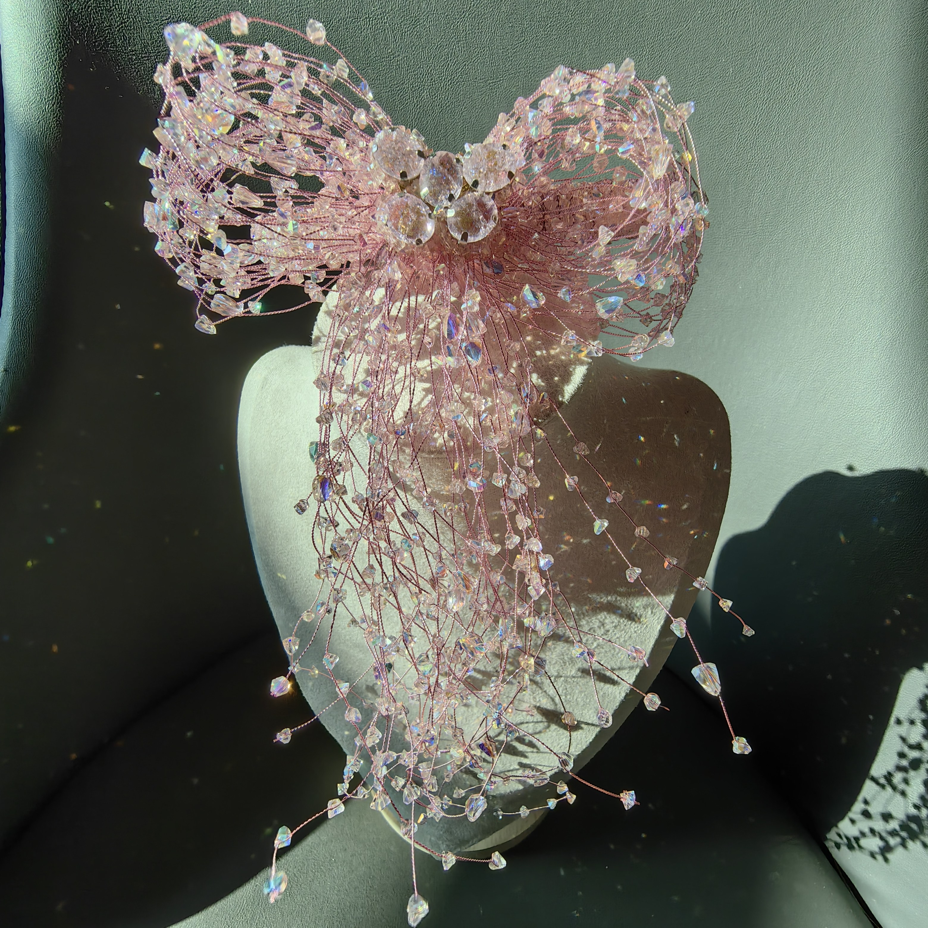 植物物语蝴蝶结重工璀璨水晶石流苏弹簧夹晚宴气质百搭精致鸭嘴夹