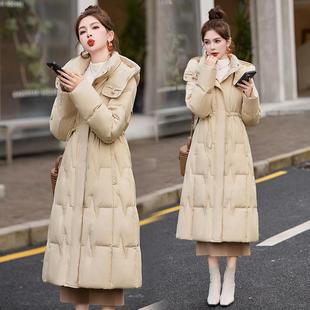 2025新款时尚羽绒服女冬束腰修身长款过膝加厚保暖连帽白鸭绒外套