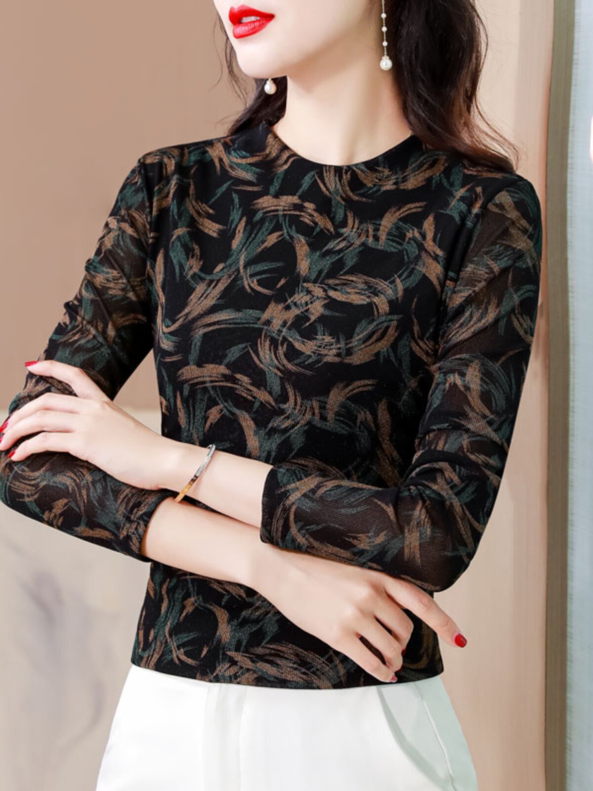 여성용 벨벳과 두꺼운 메쉬 바닥 셔츠 가을 겨울용 긴팔 티셔츠 패셔너블한 프린트 블라우스 어머니 스타일 상의