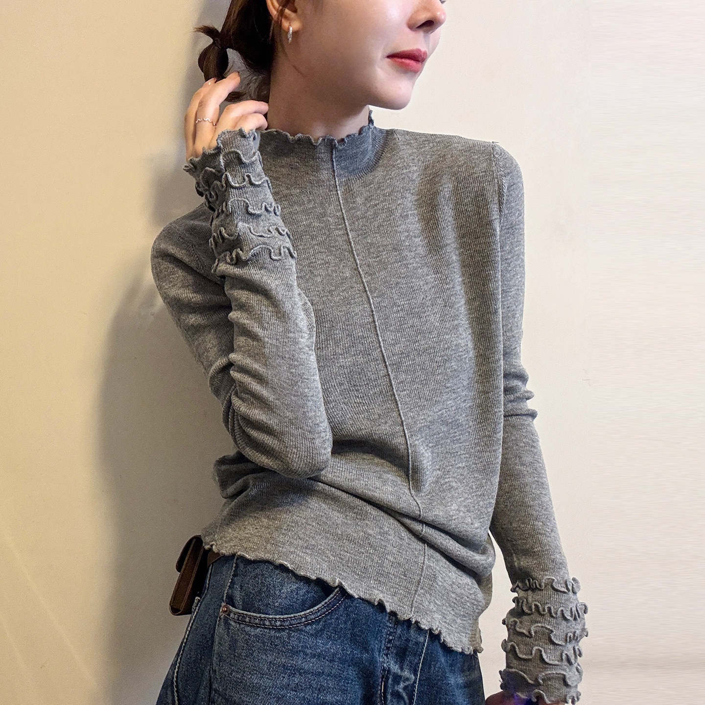 韩系灰色木耳边半高领针织衫女秋冬高级感软糯修身内搭毛衣打底衫