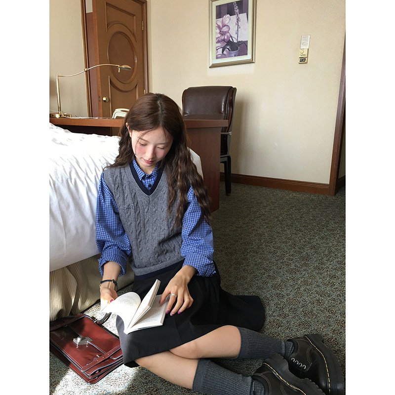 miu系复古针织马甲格子衬衫套装女春季韩系学院风慵懒叠穿v领上衣