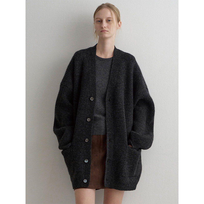 高级感黑色慵懒毛衣外套女秋冬法式软糯宽松外穿厚实中长针织开衫