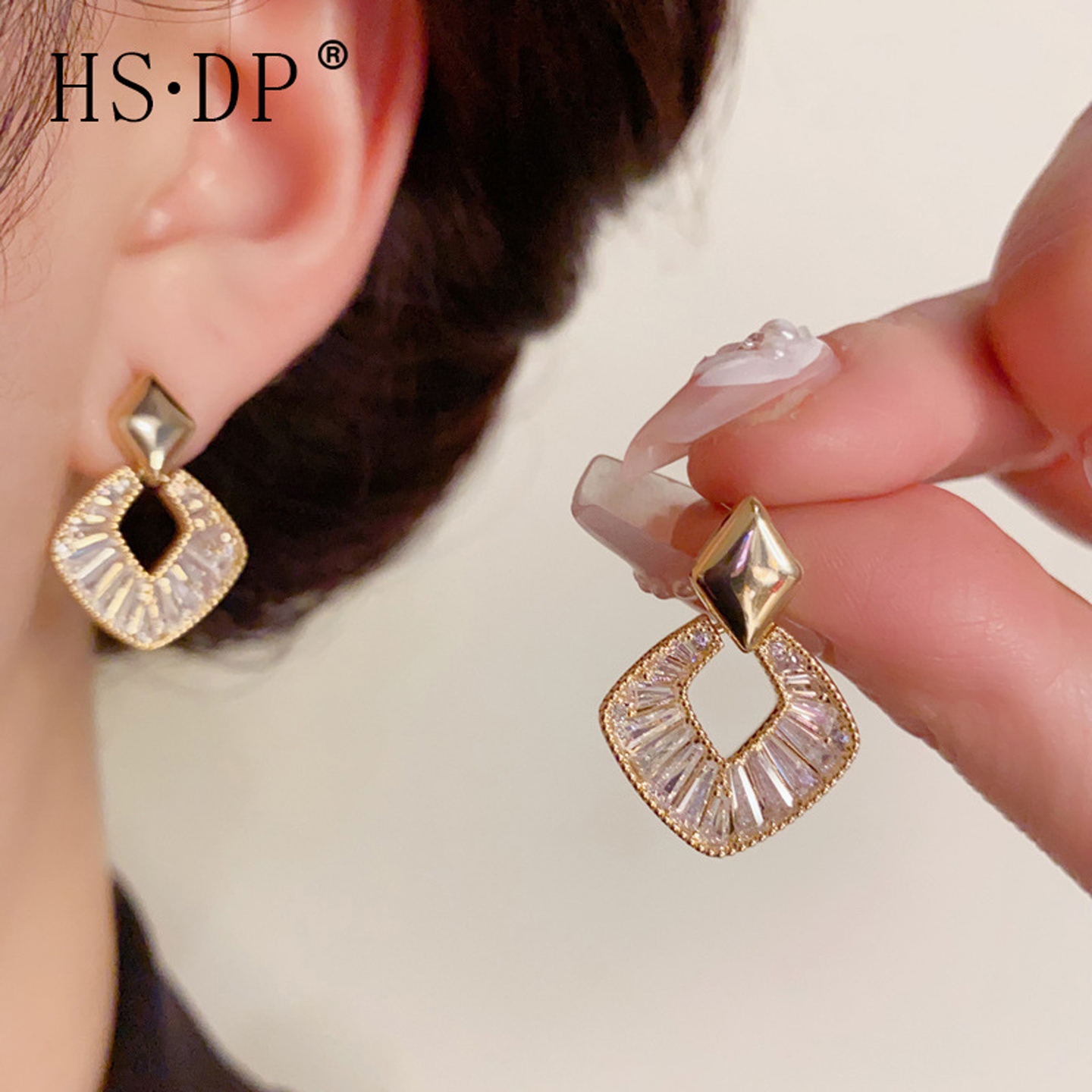 s925银针气质时尚满钻几何菱形