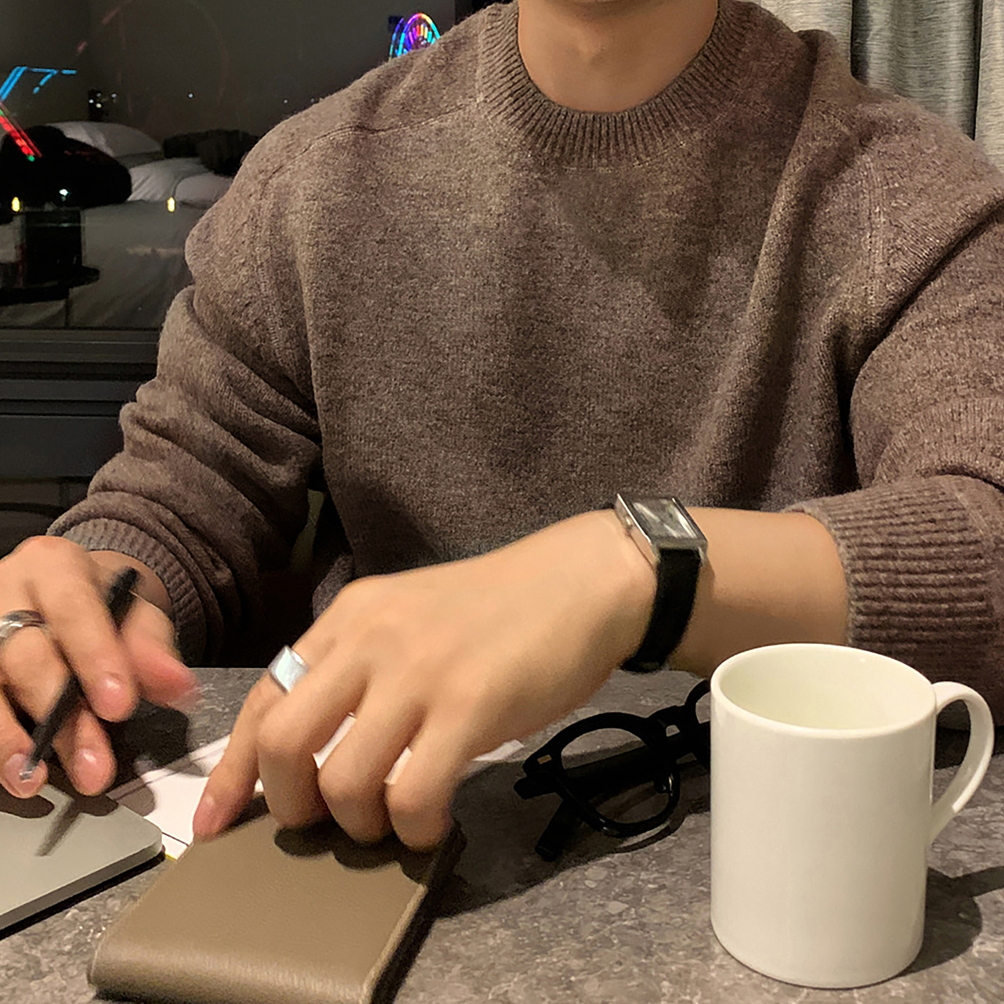 韩系男士极简风圆领针织衫